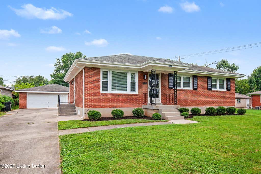 Photo of 3026 Klonway Dr, Louisville, KY 40220 (MLS # 1724773)
