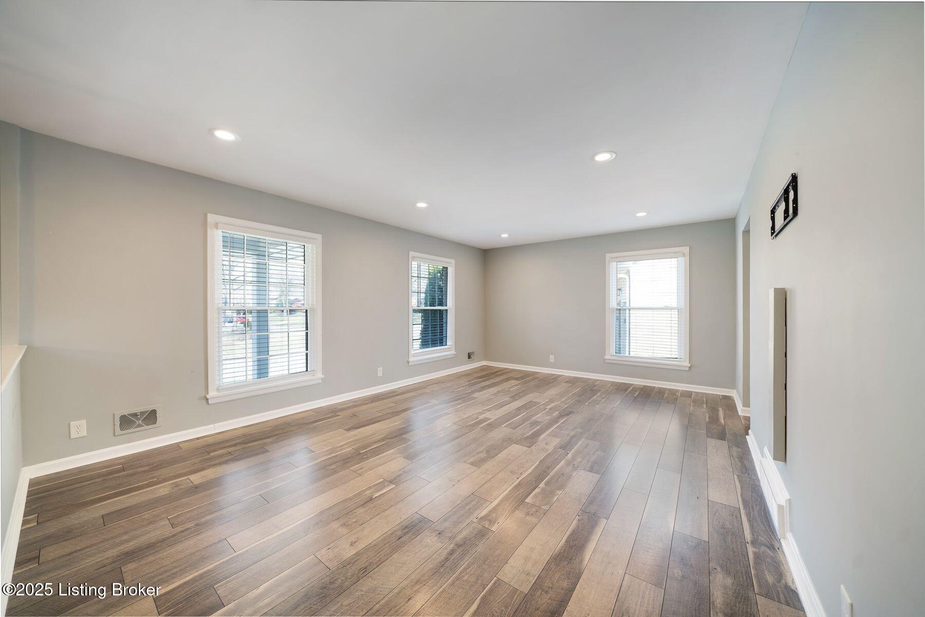 3128 Sunny Ln, Louisville, Kentucky image 6