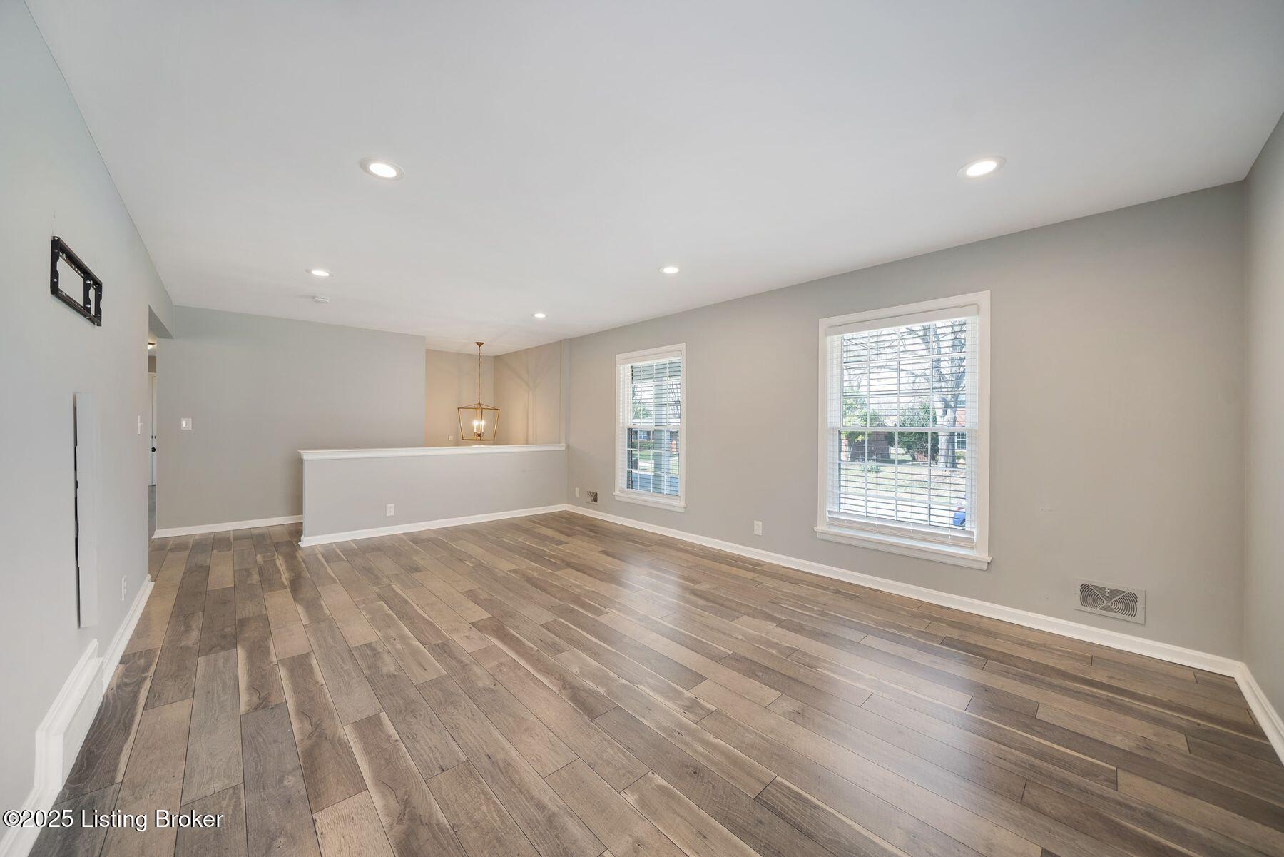 3128 Sunny Ln, Louisville, Kentucky image 7