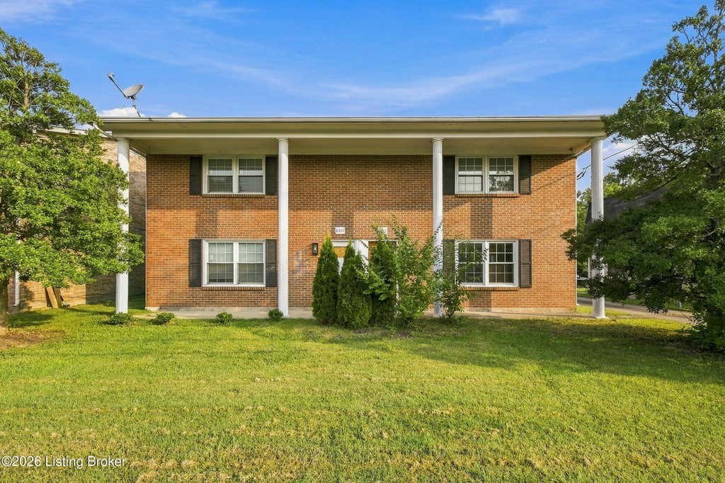 Photo of 8319 Damascus Cir, Louisville, KY 40228 (MLS # 1724928)