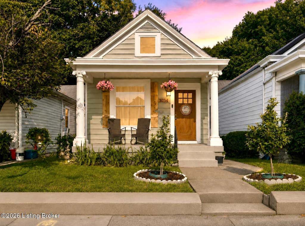 Photo of 1034 S Shelby St, Louisville, KY 40203 (MLS # 1725013)