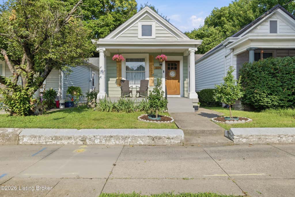 Photo of 1034 S Shelby St, Louisville, KY 40203 (MLS # 1725013)