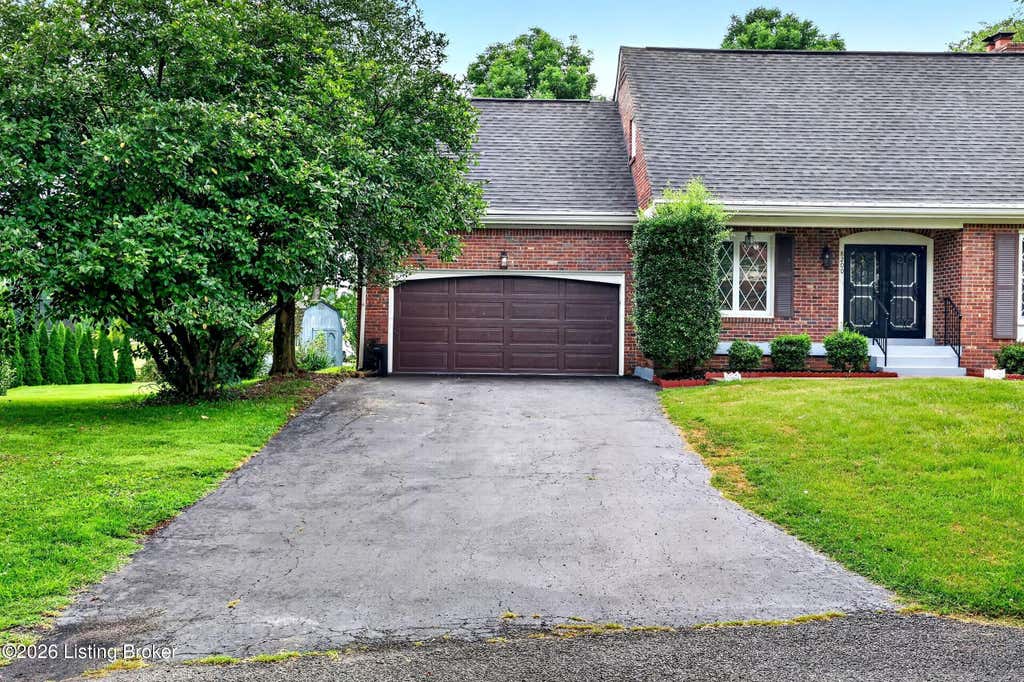 Photo of 8200 Farmwood Way, Louisville, KY 40291 (MLS # 1723658)