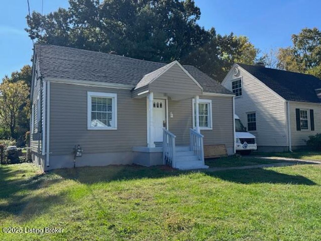 Photo of 1008 Walter Ave, Louisville, KY 40215 (MLS # 1701193)