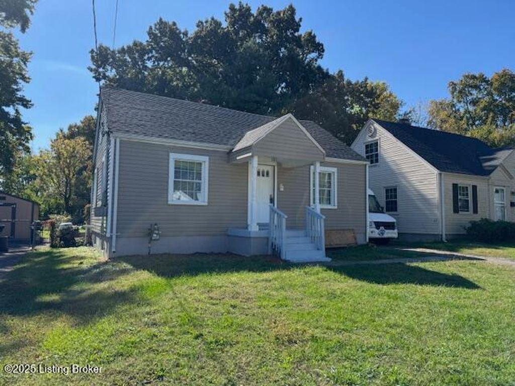 Photo of 1008 Walter Ave, Louisville, KY 40215 (MLS # 1701193)