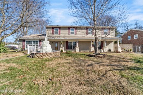 Photo of 1123 Girard Dr, Louisville, KY 40222 (MLS # 1707217)