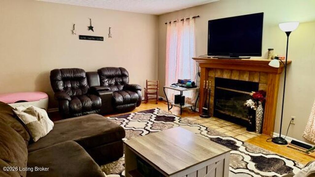 Photo of 1010 Scenic Dr, Radcliff, KY 40160 (MLS # 1714929)