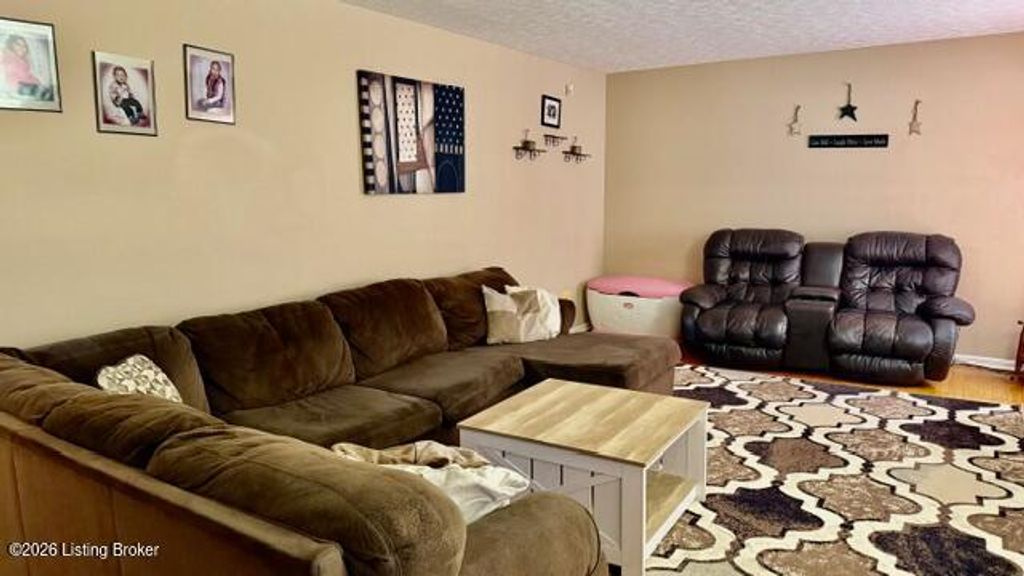 Photo of 1010 Scenic Dr, Radcliff, KY 40160 (MLS # 1714929)