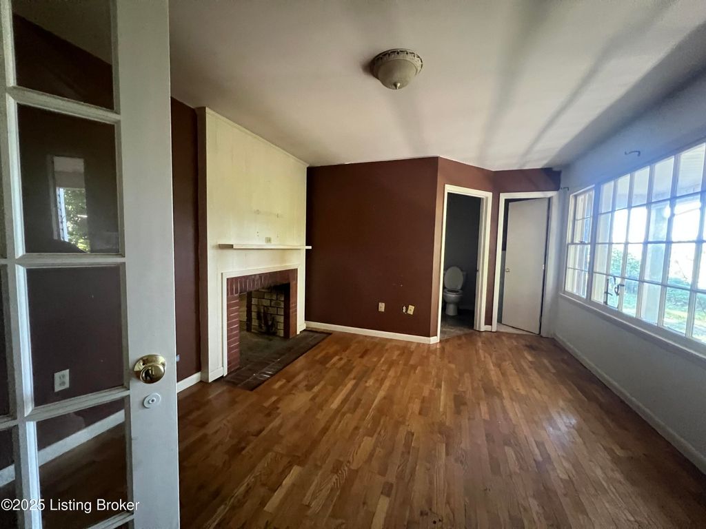 Photo of 214 W Woodland Acres, Corbin, KY 40701 (MLS # 1700585)