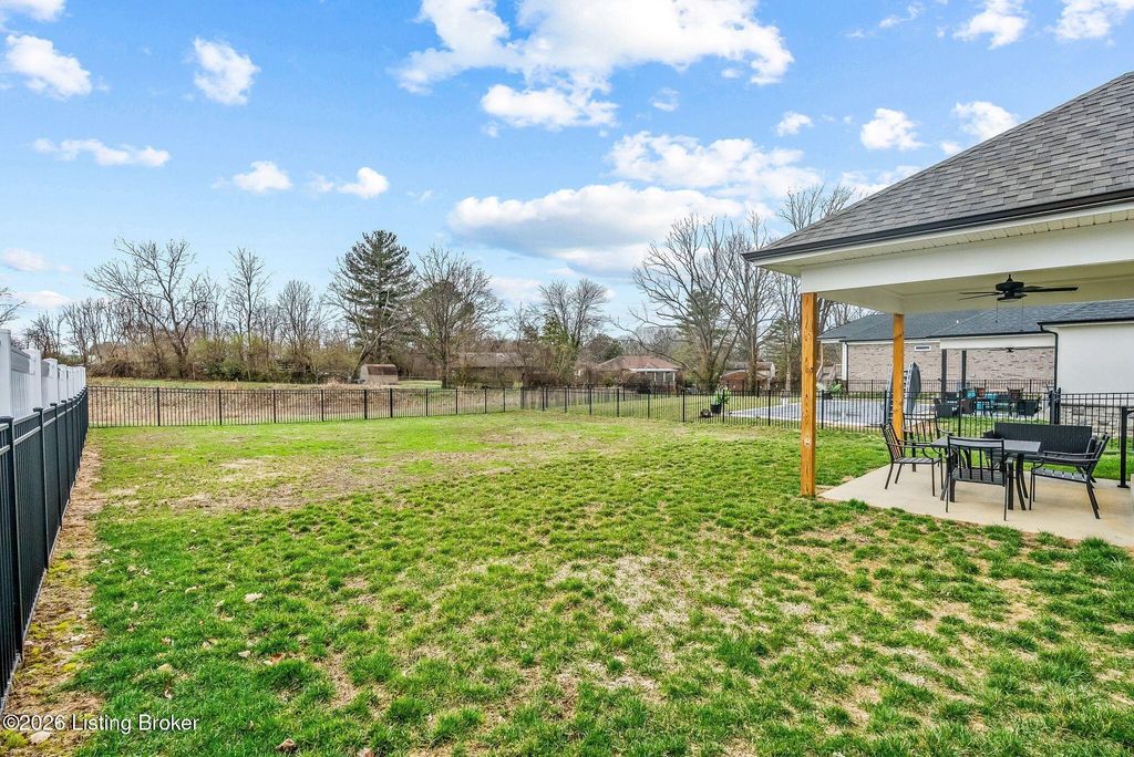 Photo of 7910 Cultivator Ct, Louisville, KY 40291 (MLS # 1711404)