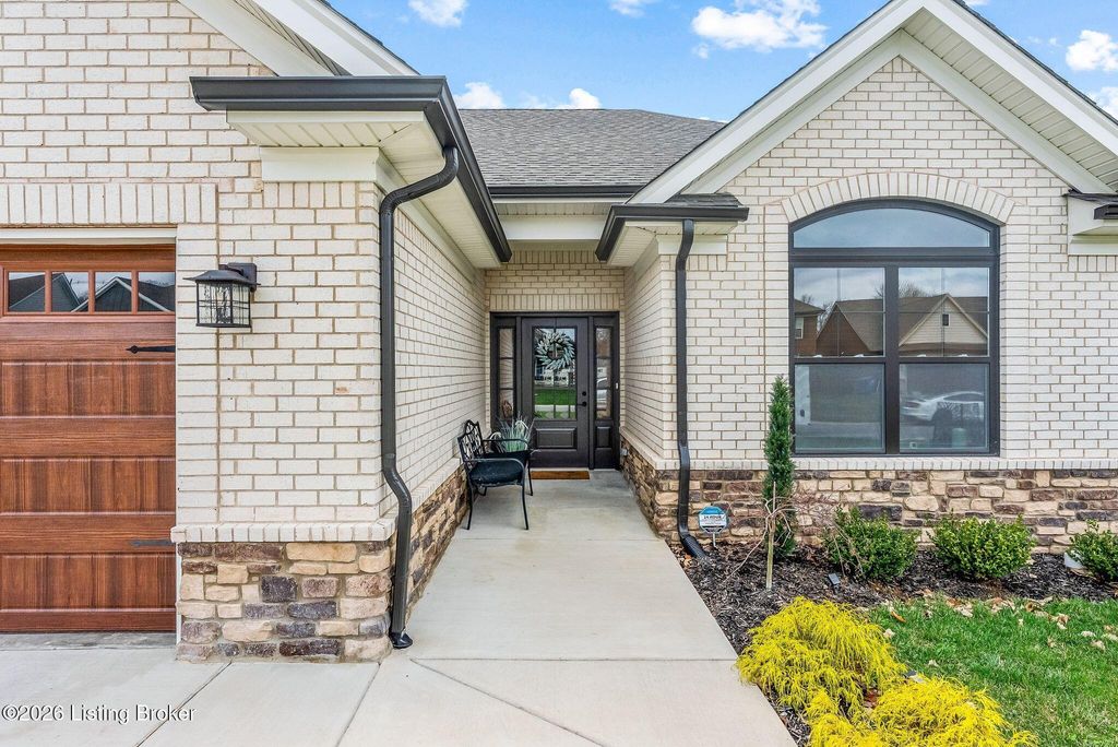 Photo of 7910 Cultivator Ct, Louisville, KY 40291 (MLS # 1711404)