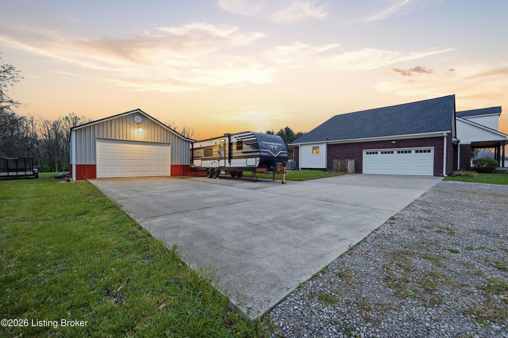 Photo of 1101 Harrington Mill Rd, Shelbyville, KY 40065 (MLS # 1713367)