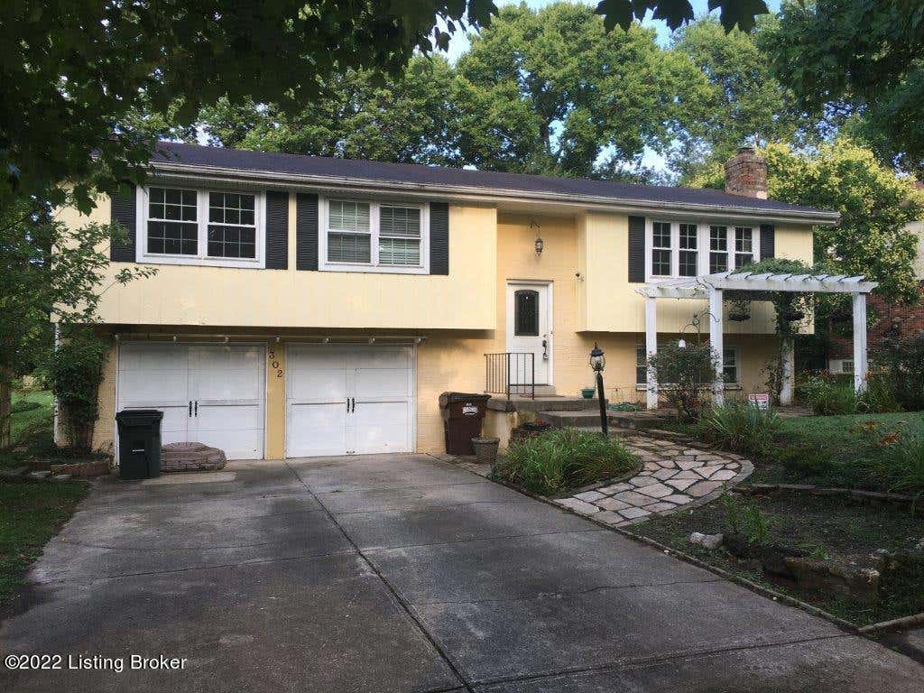Photo of 302 Fairmeade Rd, Louisville, KY 40207 (MLS # 1717244)