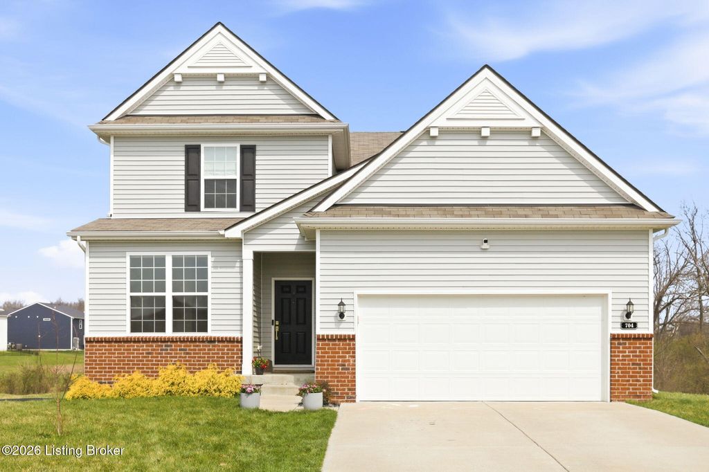 Photo of 704 Day Ct, Shelbyville, KY 40065 (MLS # 1712180)