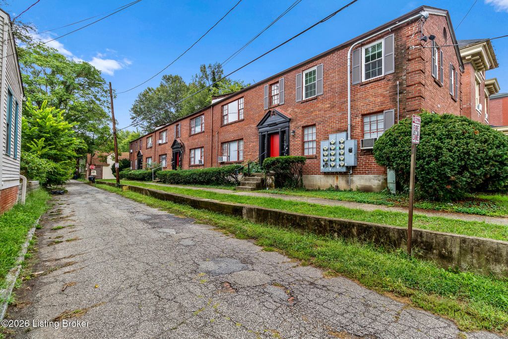 Photo of 1219 S 6th St #B1, Louisville, KY 40203 (MLS # 1713397)