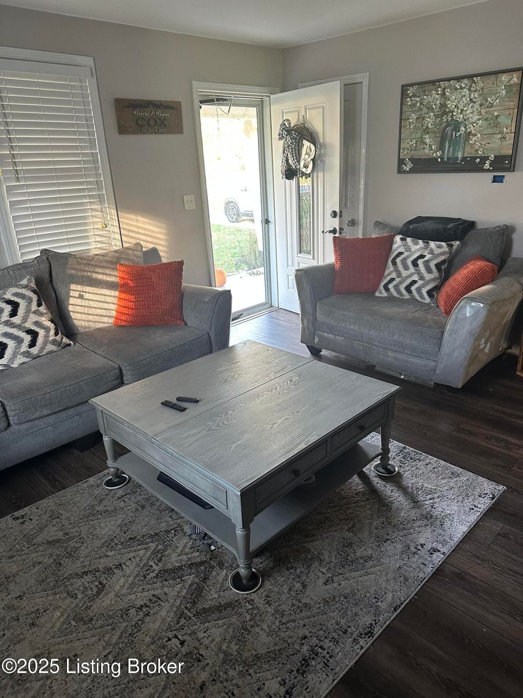 Photo of 6810 Greenwood Rd, Louisville, KY 40258 (MLS # 1708578)