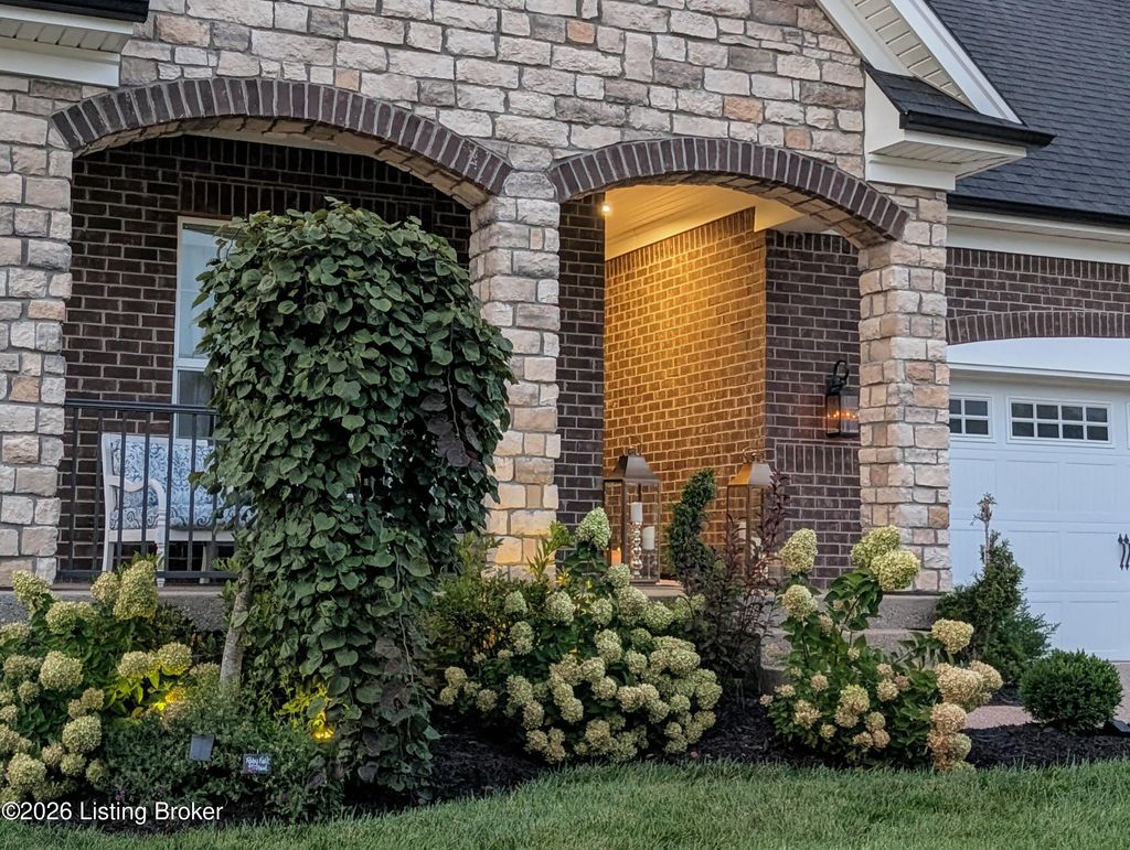 Photo of 5709 Ruby Falls Dr, Prospect, KY 40059 (MLS # 1711420)