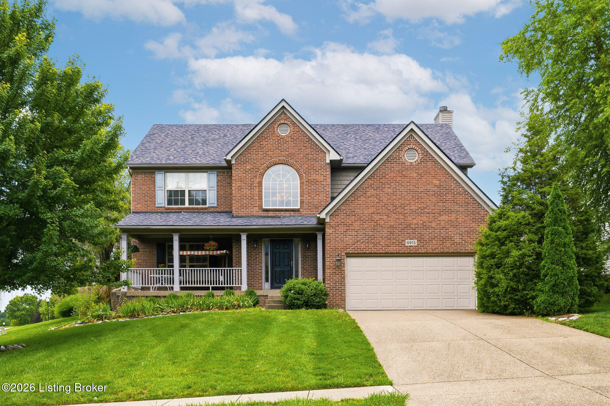 Photo 1 of 43 — 6913 Williamsgate Blvd, Crestwood, KY 40014