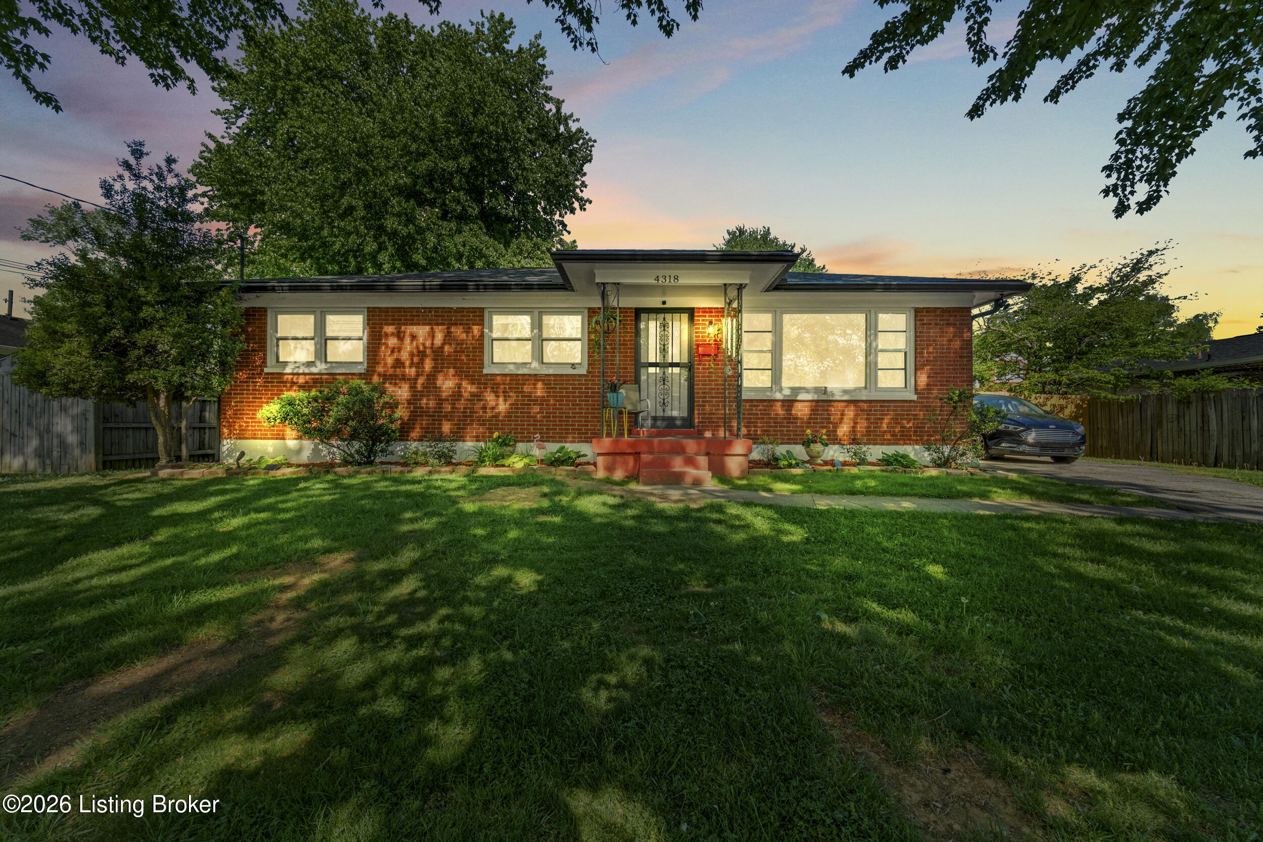 Photo 1 of 40 — 4318 Bayberry Dr, Louisville, KY 40216