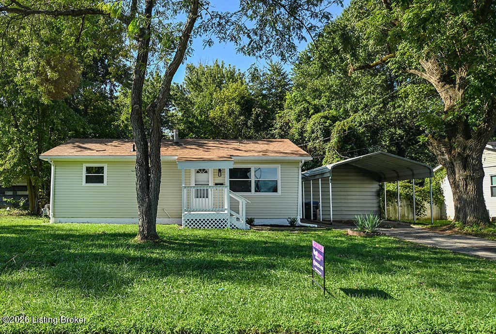 Photo of 5404 Catalina Ave, Louisville, KY 40272 (MLS # 1727058)