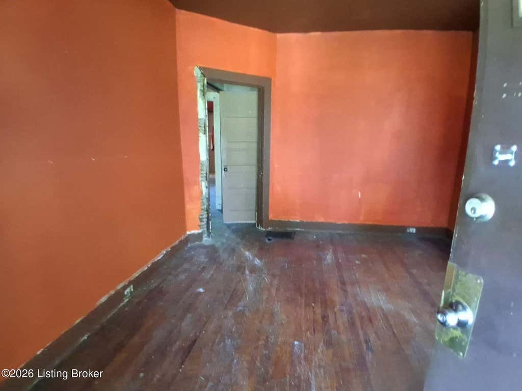 Photo of 4225 Vermont Ave, Louisville, KY 40211 (MLS # 1718488)