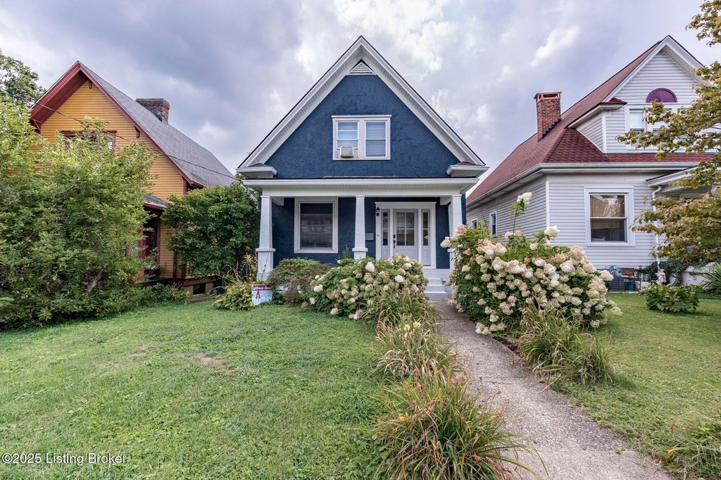 Photo of 456 E Lee St, Louisville, KY 40217 (MLS # 1705968)