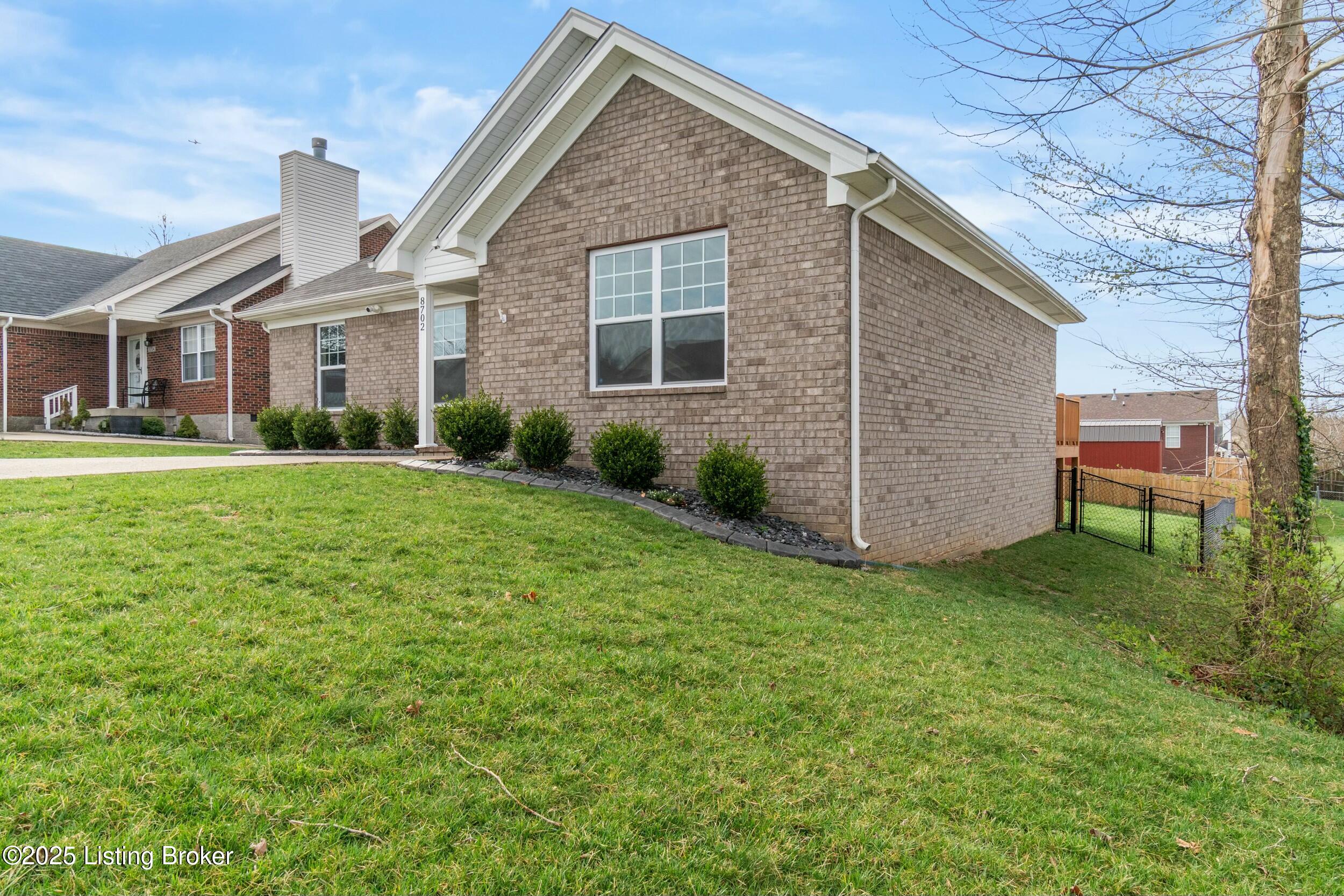 8702 Wisdom Ln, Louisville, Kentucky image 2