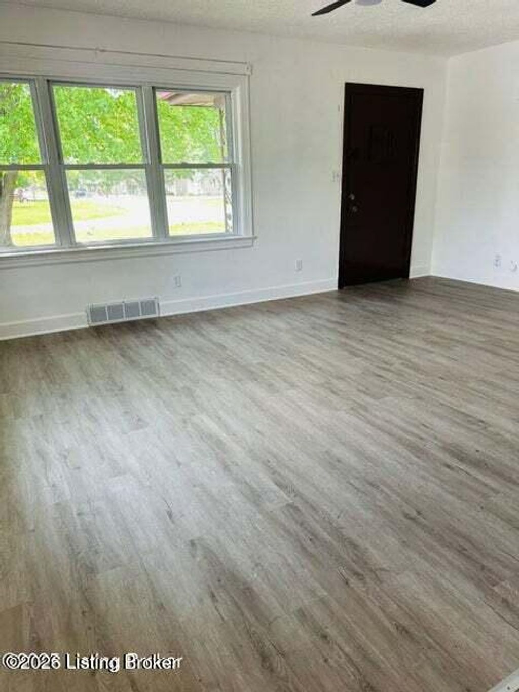 Photo of 4105 North Ln, Louisville, KY 40216 (MLS # 1712113)