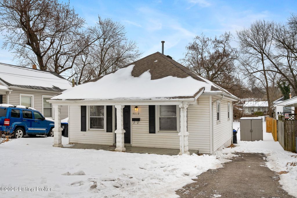 Photo of 4019 Franklin Ave, Louisville, KY 40213 (MLS # 1709451)