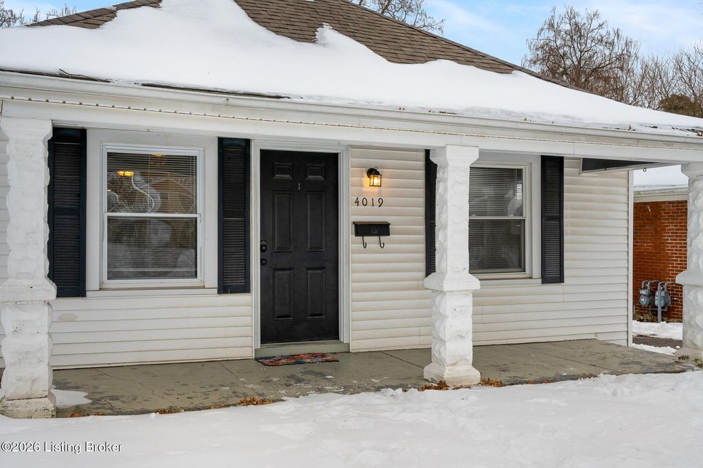 Photo of 4019 Franklin Ave, Louisville, KY 40213 (MLS # 1709451)