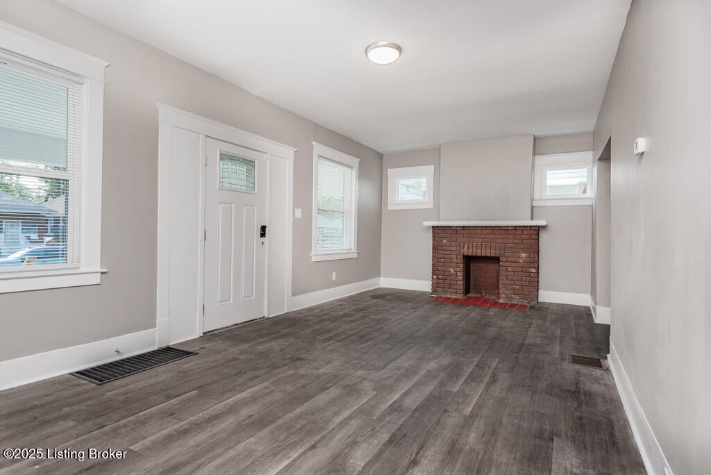 Photo of 110 S 37th St, Louisville, KY 40212 (MLS # 1727731)