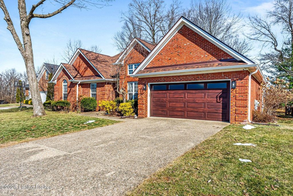 Photo of 2103 Prestwick Dr, La Grange, KY 40031 (MLS # 1709290)