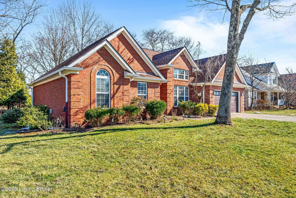 Photo of 2103 Prestwick Dr, La Grange, KY 40031 (MLS # 1709290)