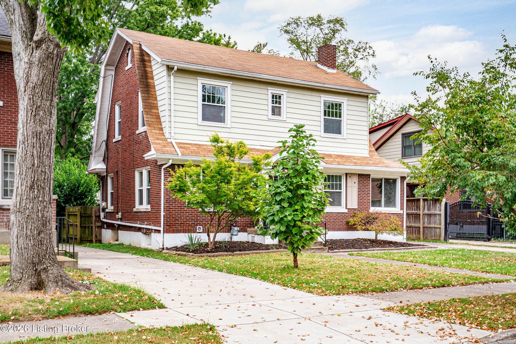 Photo of 2537 Carolina Ave, Louisville, KY 40205 (MLS # 1730222)