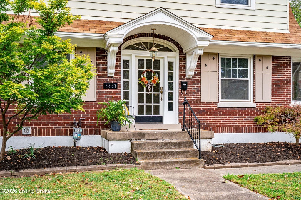 Photo of 2537 Carolina Ave, Louisville, KY 40205 (MLS # 1730222)