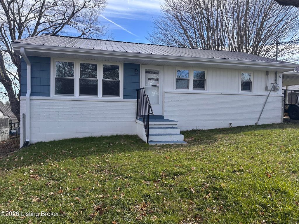 Photo of 605 Cedar St, Columbia, KY 42728 (MLS # 1707828)