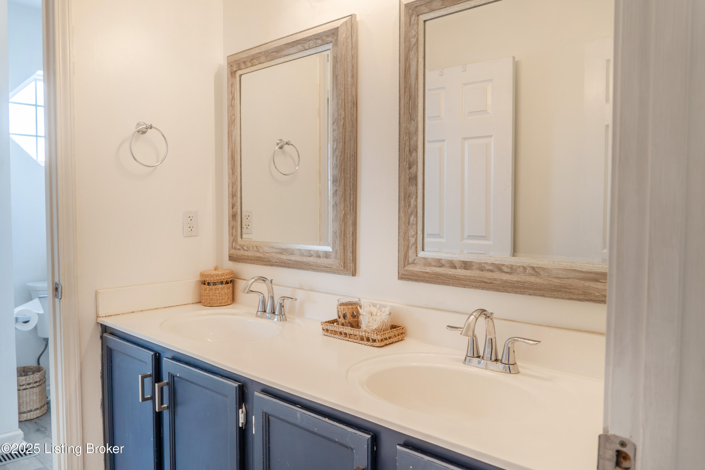 12207 Hideaway Ct, Louisville, Kentucky image 32