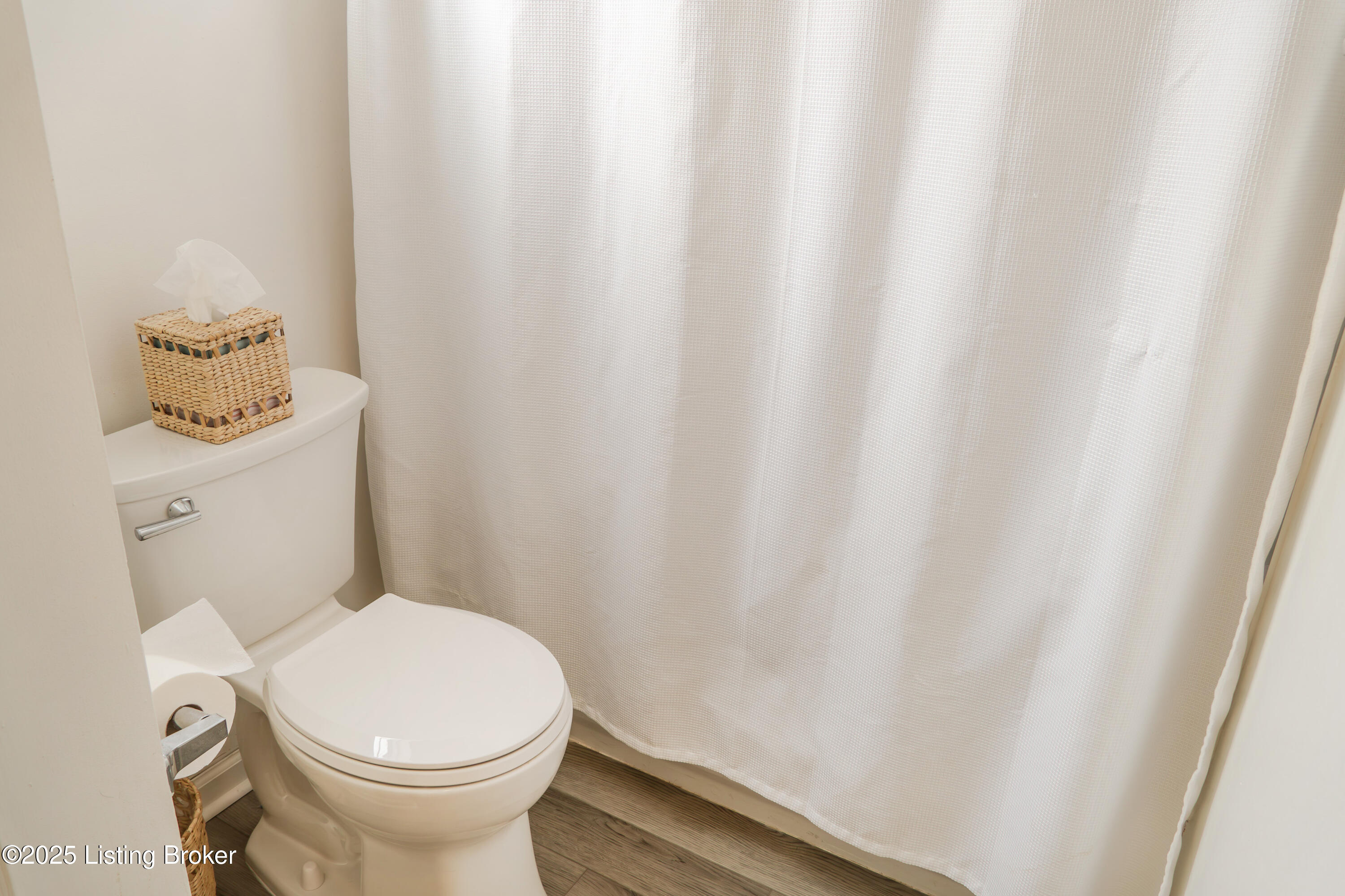 12207 Hideaway Ct, Louisville, Kentucky image 33