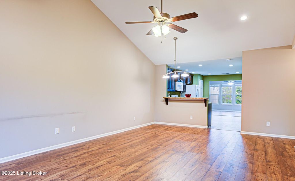 Photo of 6526 Renate Rd, Louisville, KY 40291 (MLS # 1704424)