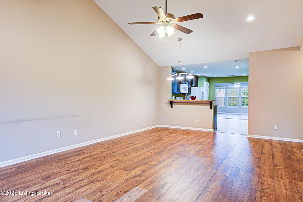 Photo of 6526 Renate Rd, Louisville, KY 40291 (MLS # 1704424)