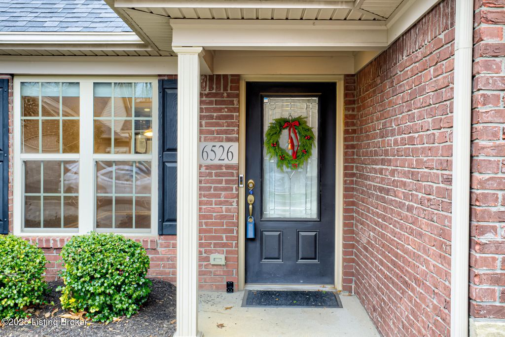 Photo of 6526 Renate Rd, Louisville, KY 40291 (MLS # 1704424)