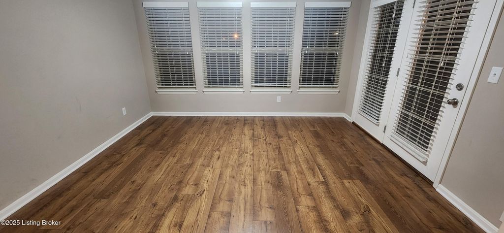 Photo of 6526 Renate Rd, Louisville, KY 40291 (MLS # 1704424)