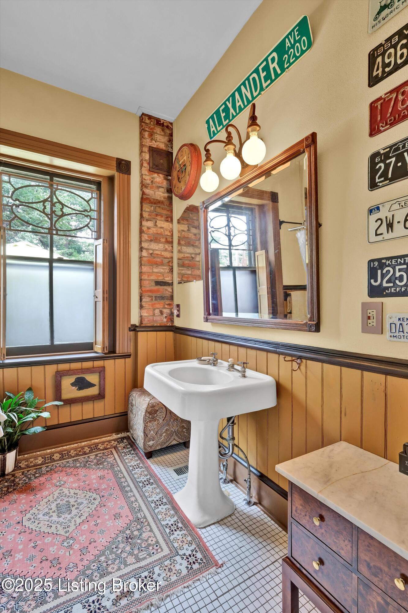 1453 S 2nd St, Louisville, Pennsylvania image 43