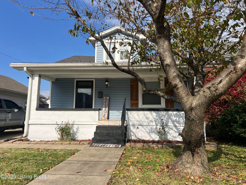 Photo of 147 Mohawk Ave, Louisville, KY 40214 (MLS # 1703498)