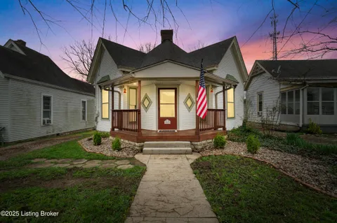 28 7th St, Shelbyville, KY 40065 - #: 1683191