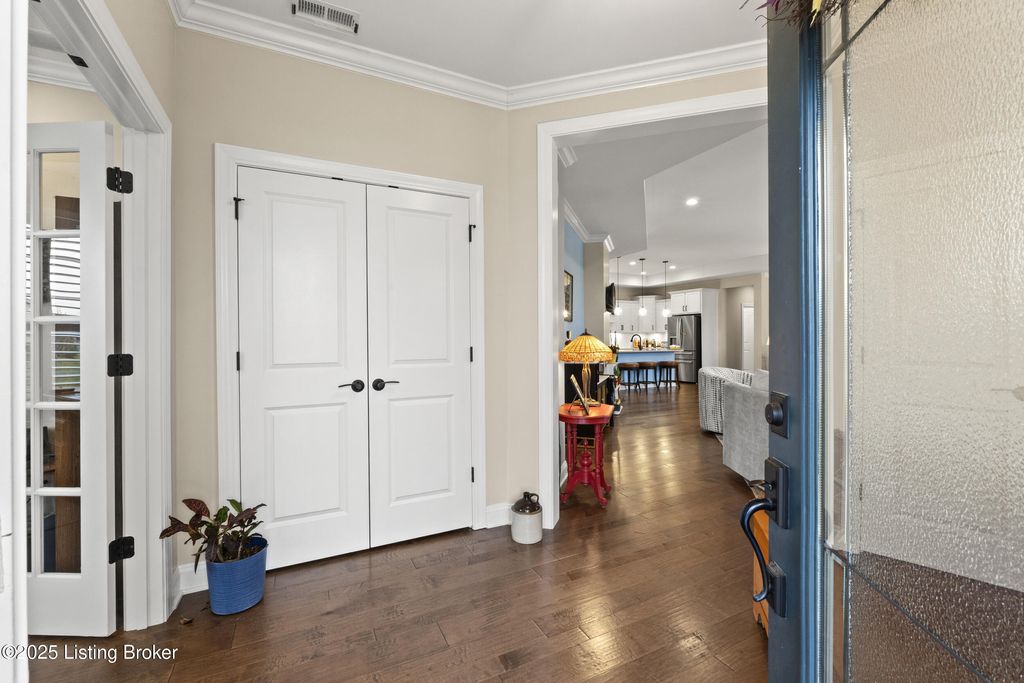 Photo of 1806 Dressage Cir, Louisville, KY 40245 (MLS # 1703980)