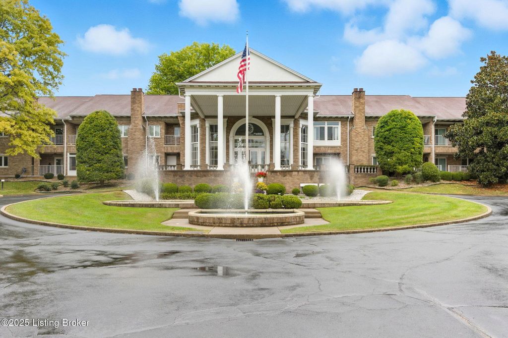 Photo of 8605 Shelbyville Rd #APT 129, Bellemeade, KY 40222 (MLS # 1700219)