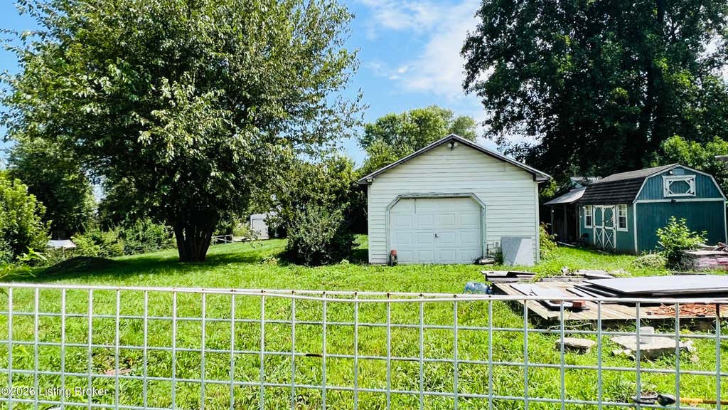 Photo of 721 7th St, Carrollton, KY 41008 (MLS # 1726924)