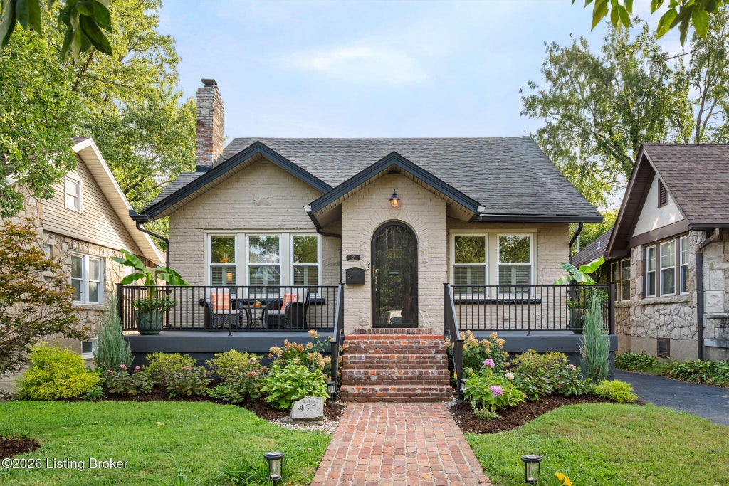 Photo of 421 Wendover Ave, Louisville, KY 40207 (MLS # 1731298)