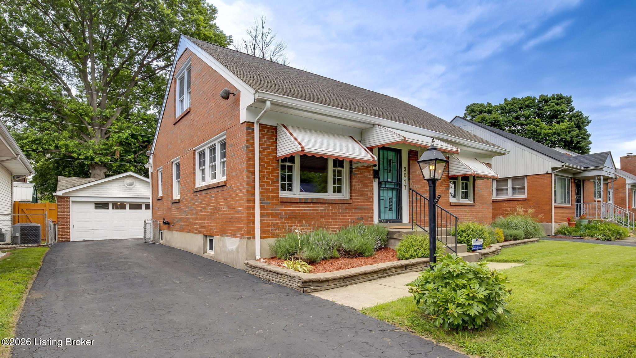 Photo 1 of 28 — 3017 Nadina Dr, Louisville, KY 40220